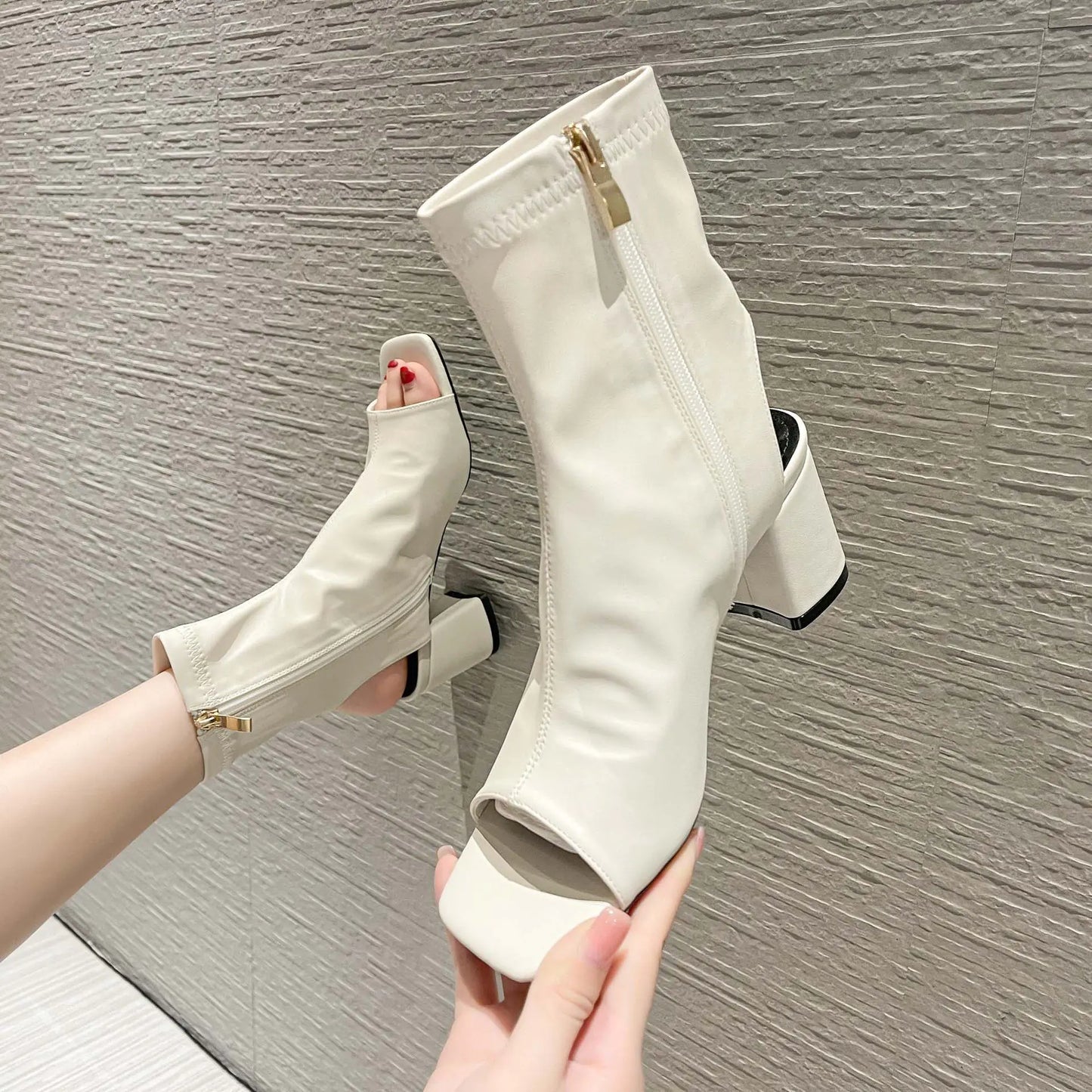 Women's Fashion Square Heel Toe Sandals